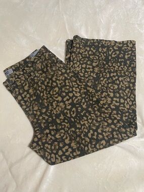 Kut from the Kloth Meg High Rise Wide Leg Leopard Pants  NWT 14